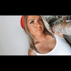 Meet your Posher, Tory